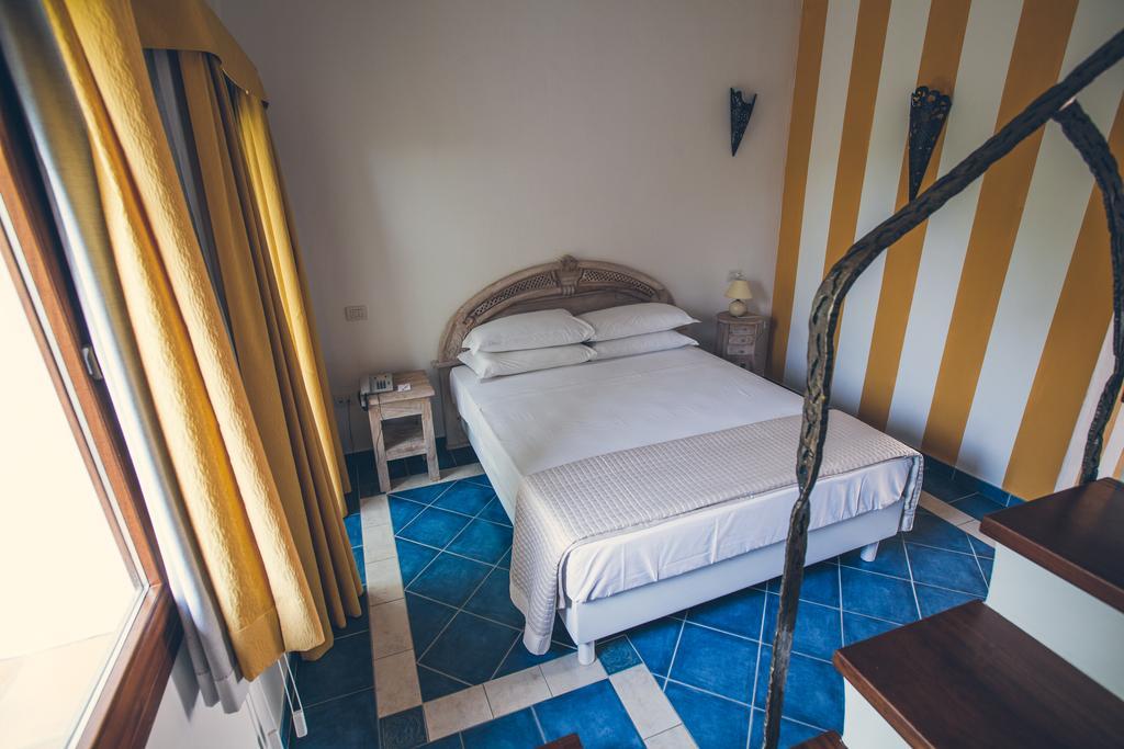 Papillo Resort Borgo Antico San Pantaleo Bagian luar foto